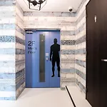 Buena Arte Hostel Ryogoku