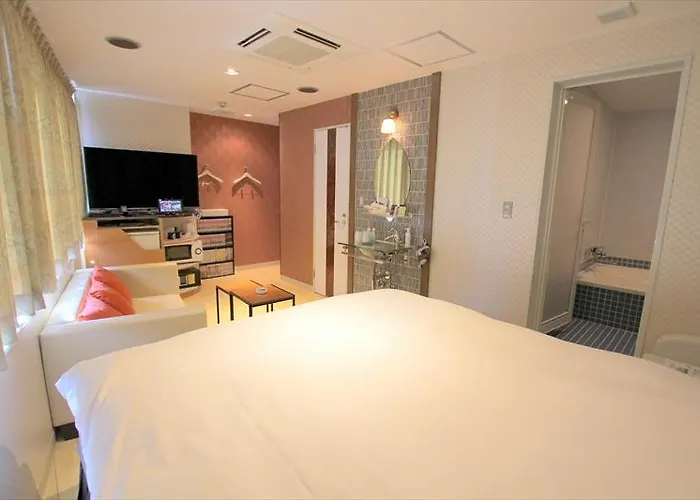 Hotel U