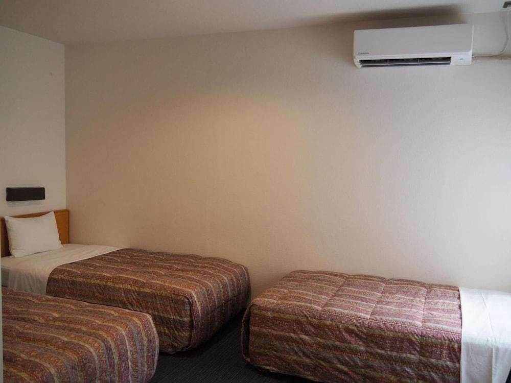 Business Nishiike Hotel 2*