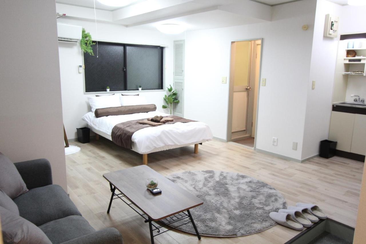 Luana Arai Apartment Tokyo