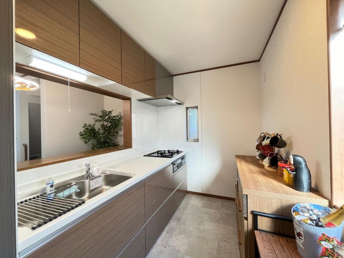 Holiday home Charming New Launch: Direct Access To Narita & Haneda Airports, Shinjuku, And Disneyland; Close To Asakusa & Akihabara! *