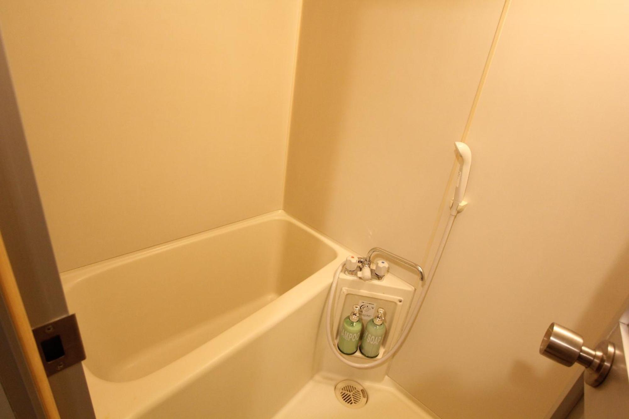 Luana Arai Apartment Tokyo