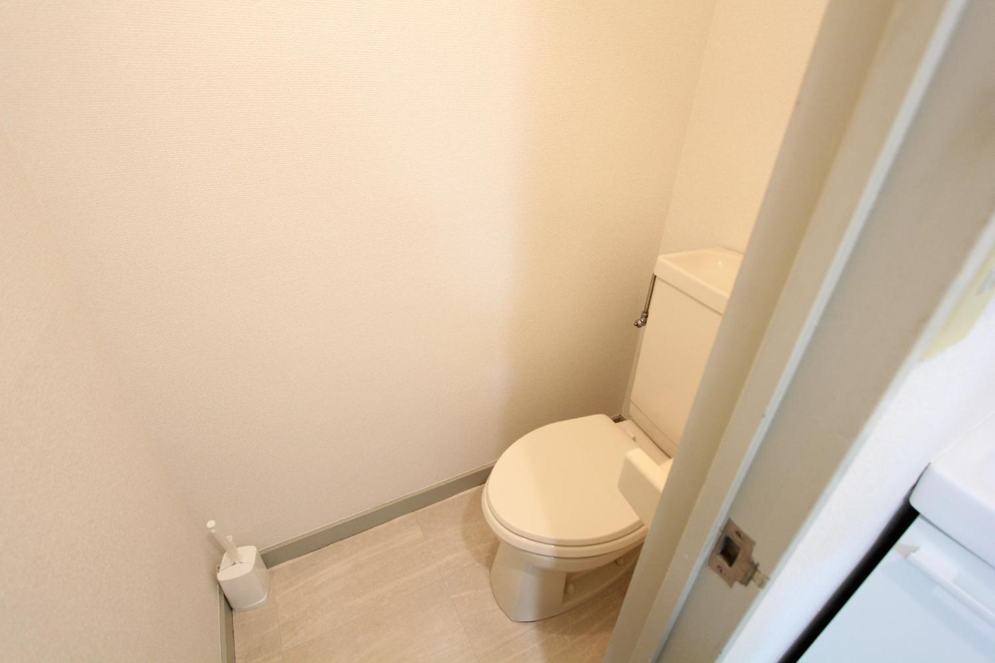 Luana Arai Apartment Tokyo