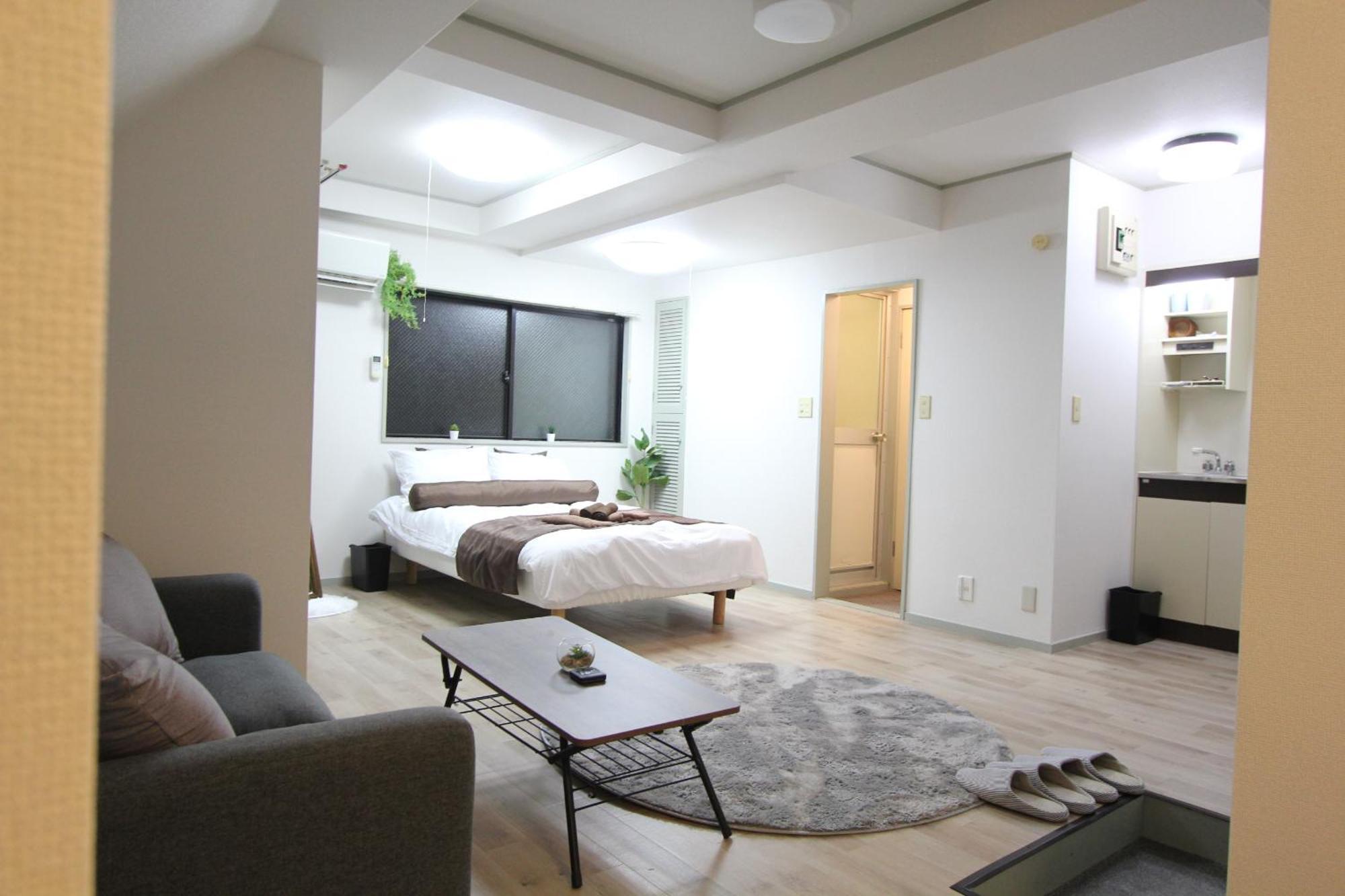 Luana Arai Apartment Tokyo