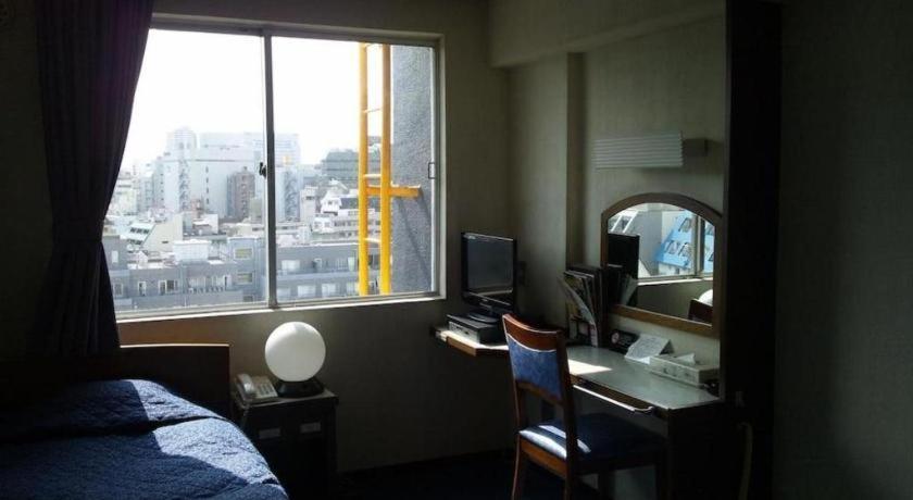 Business Hotel *