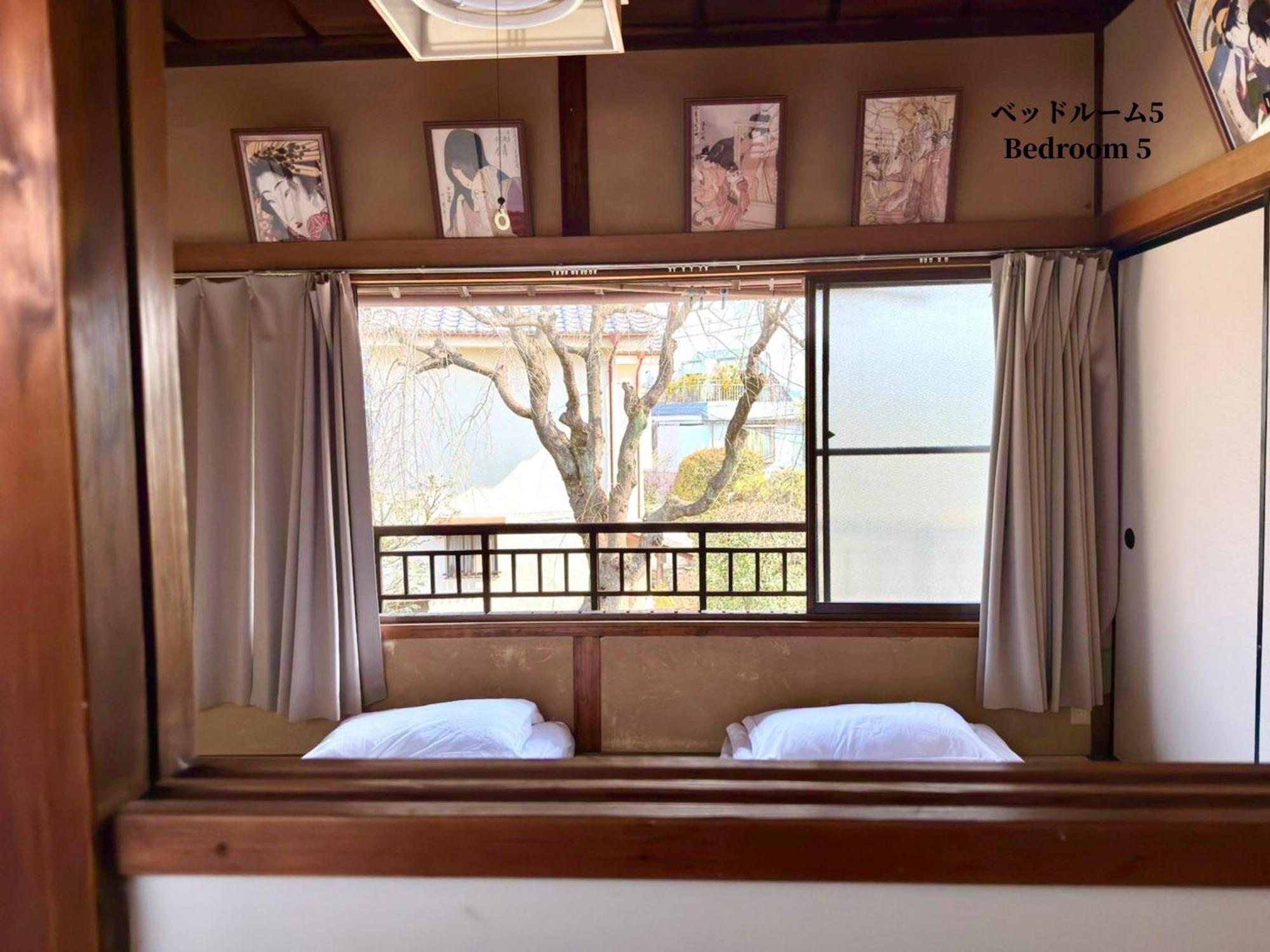 Family Or Business Travel 20 Percent Off丨200 Sqm 丨 14 Min To Shinjuku 丨century-old Japanese Garden 丨3 Parking Spaces丨4 Bedrooms Tokyo
