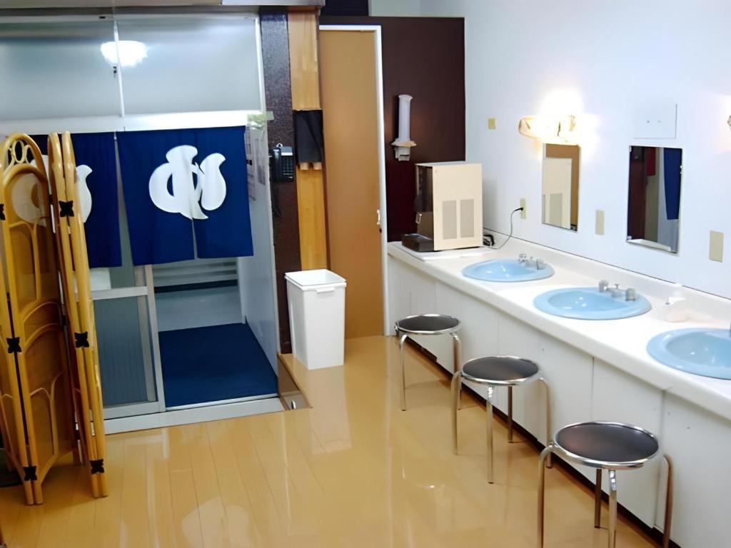 Business Hotel *
