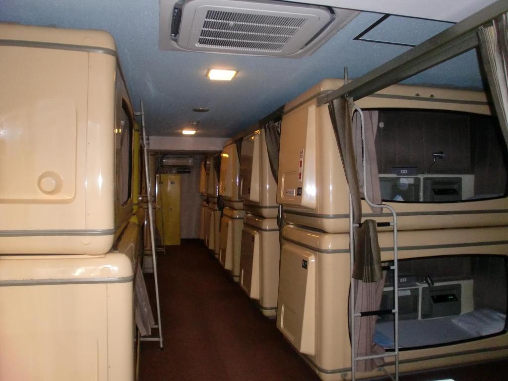Capsule hotel First Kyobashi 2*
