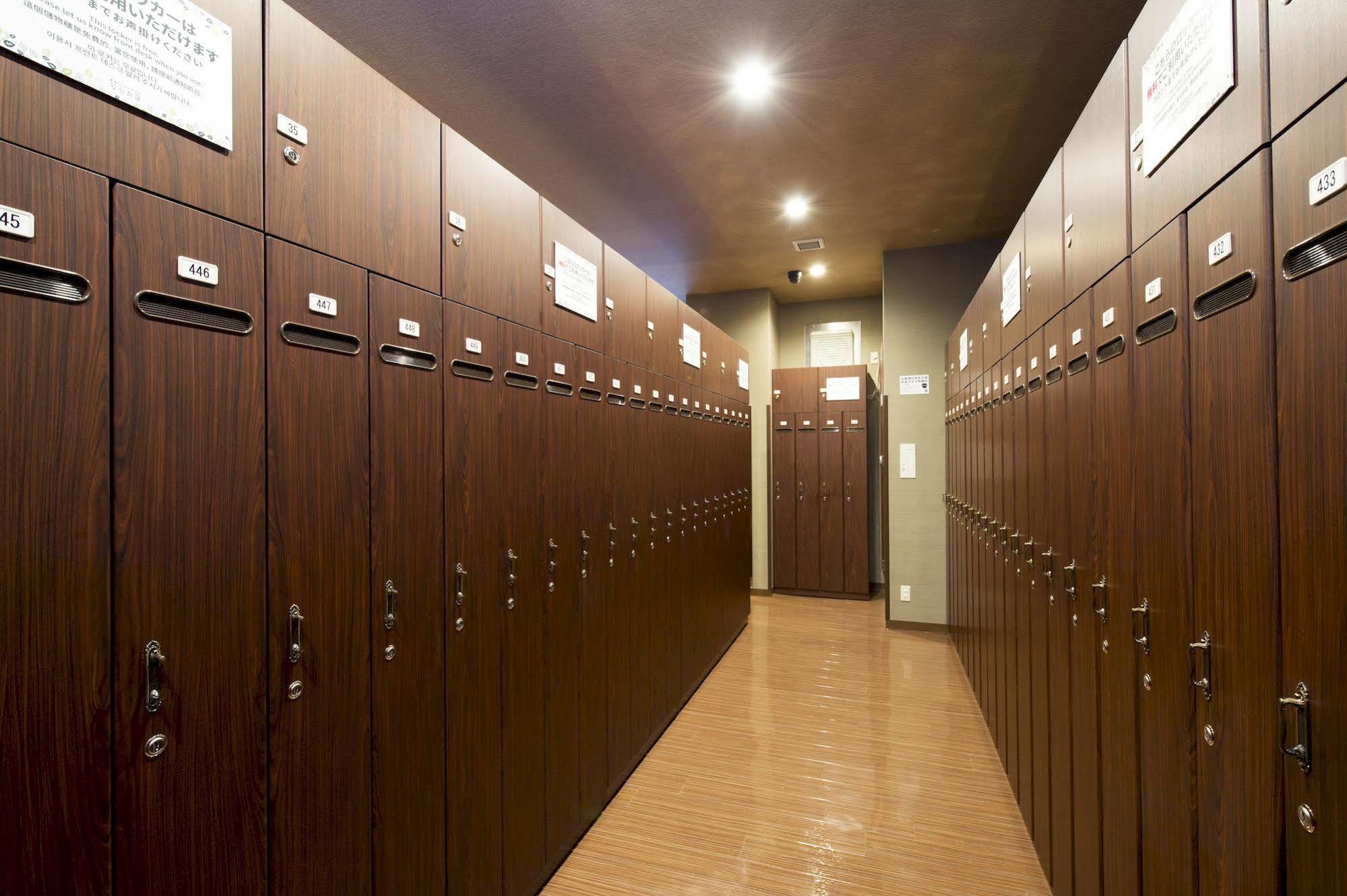 Capsule hotel Anshin Oyado Shinjuku Ekimaeten Tokyo