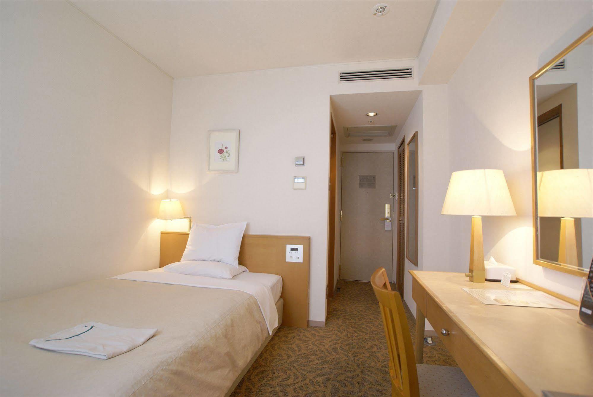 Rose Garden Shinjuku 3*
