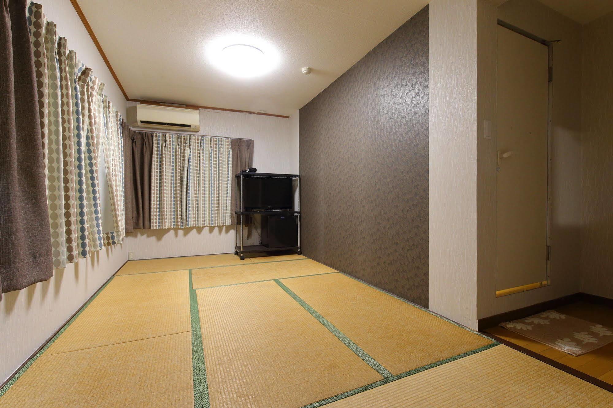 Haru Hotel 2*