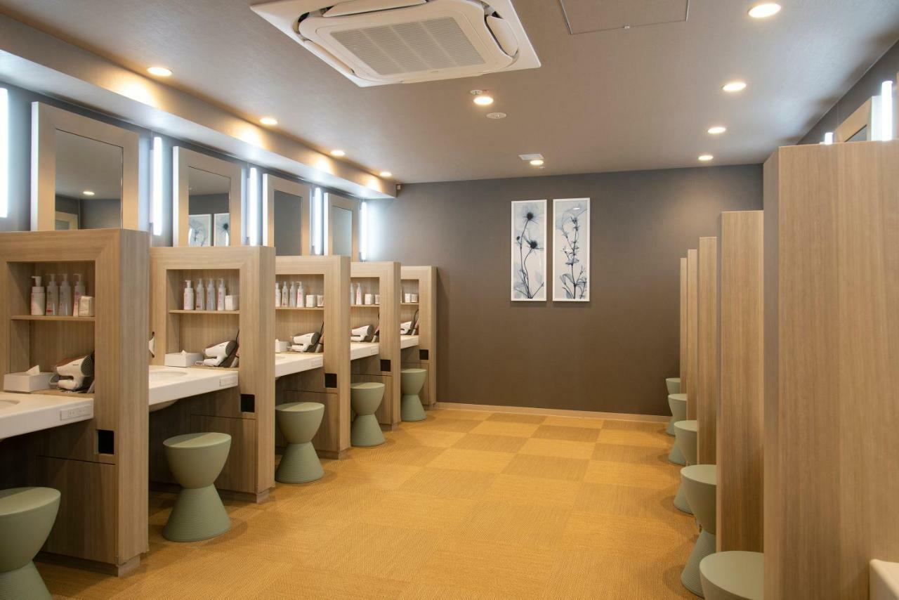 First Cabin Dome City Capsule hotel 2*