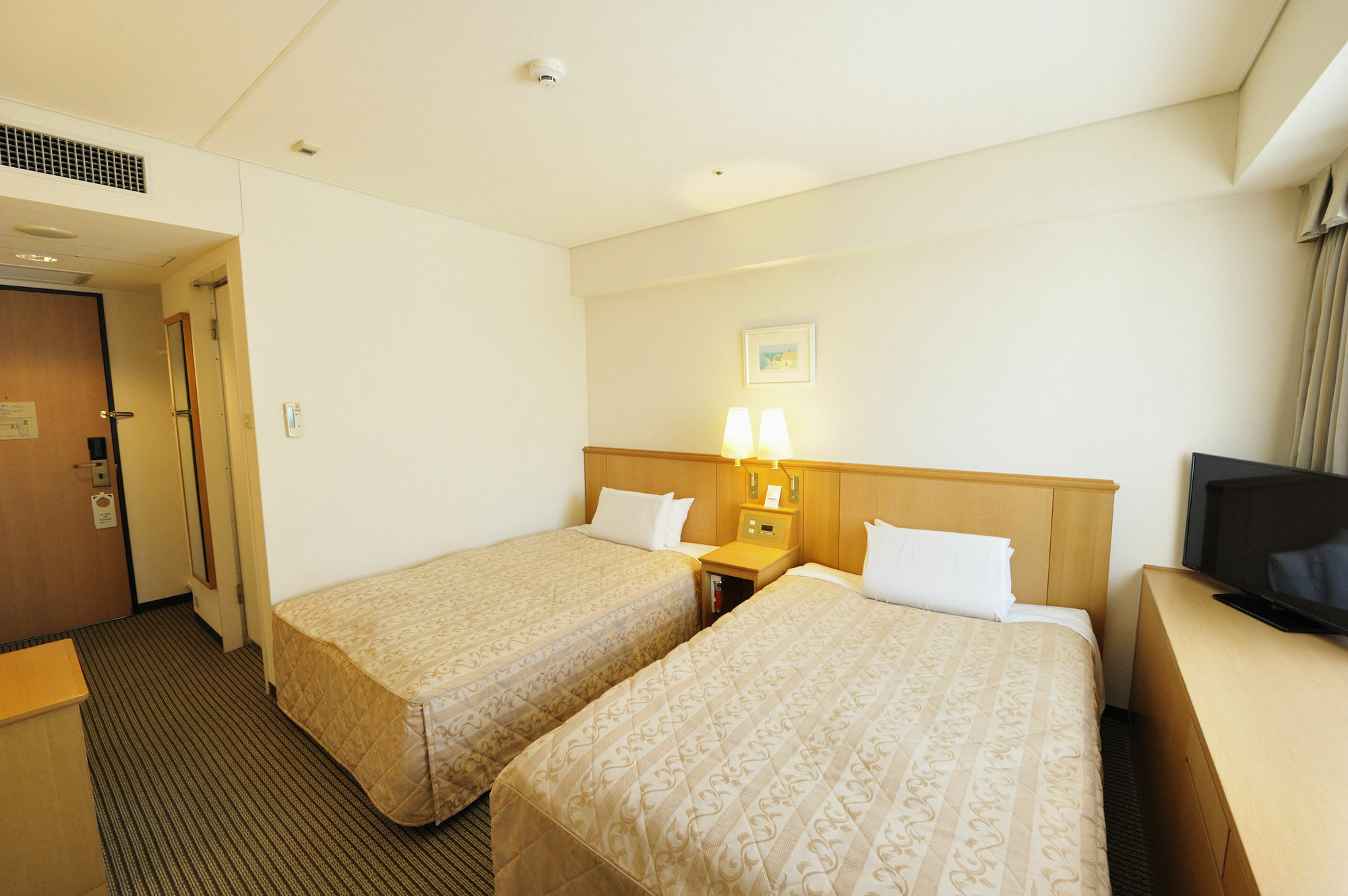 Unizo Shimbashi 3*