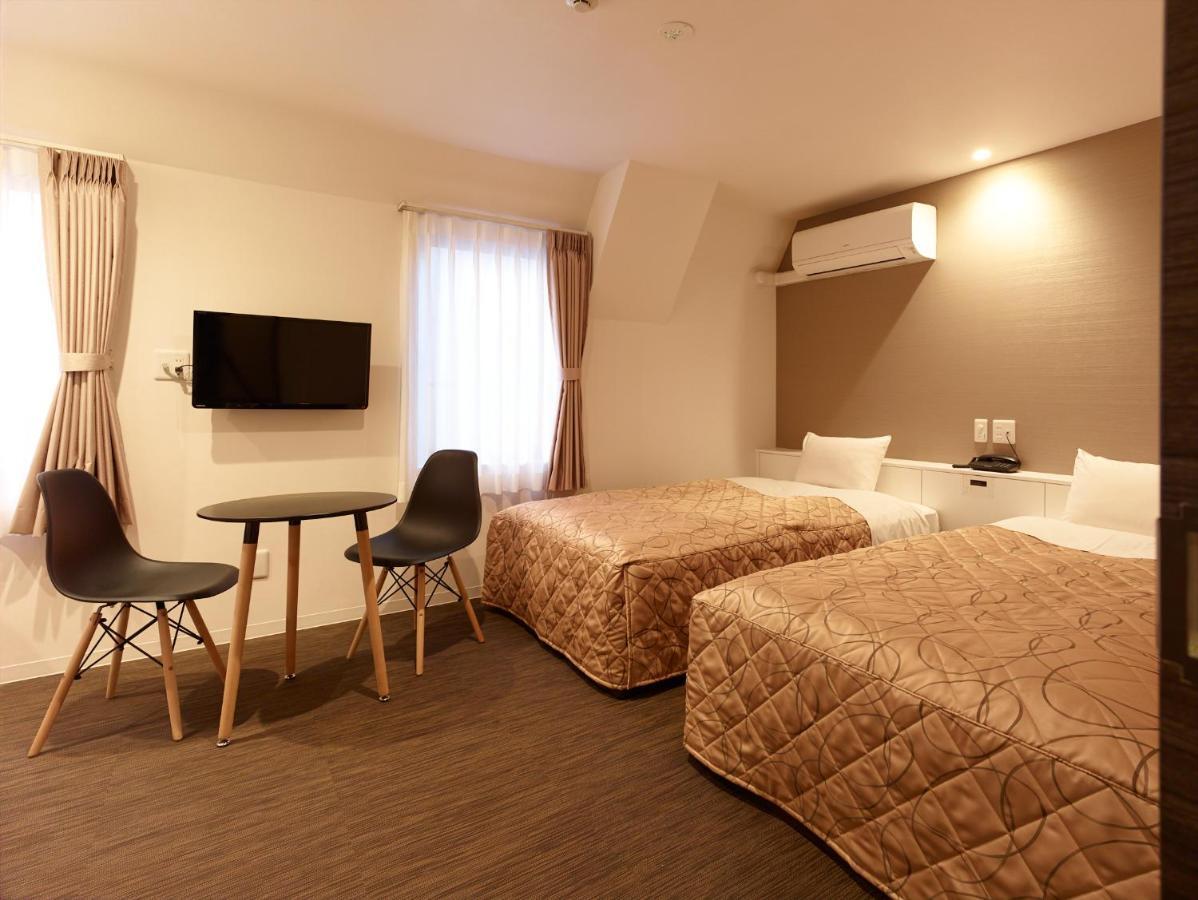 New Tohoku Hotel *