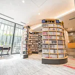 Quintessahotel Tokyohaneda Comic&Books