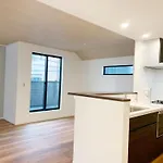 Shinjuku#Ookubo#Kabukicho#New Built 4Beds Room,3 Toilets, 2 Shower Rooms#新宿中心#大久保#歌舞伎#地铁站步行2分#新建一栋3层楼 4个卧室3个卫生间2个浴室1个客厅#高速无限制网络#智能马桶#干湿分离103