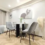 G81新宿最中心 两室一厅 新宿三丁目车站4分 2 Rooms Shinjuku Center 4 Mins To St Max 6P 直达新宿 涉谷 表参道 池袋 上野 代代木 银座 原宿