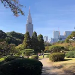Shinjuku Gyoen Park Hanabi House