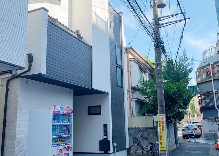Shinjuku#Ookubo#Kabukicho#New Built 4Beds Room,3 Toilets, 2 Shower Rooms#新宿中心#大久保#歌舞伎#地铁站步行2分#新建一栋3层楼 4个卧室3个卫生间2个浴室1个客厅#高速无限制网络#智能马桶#干湿分离103