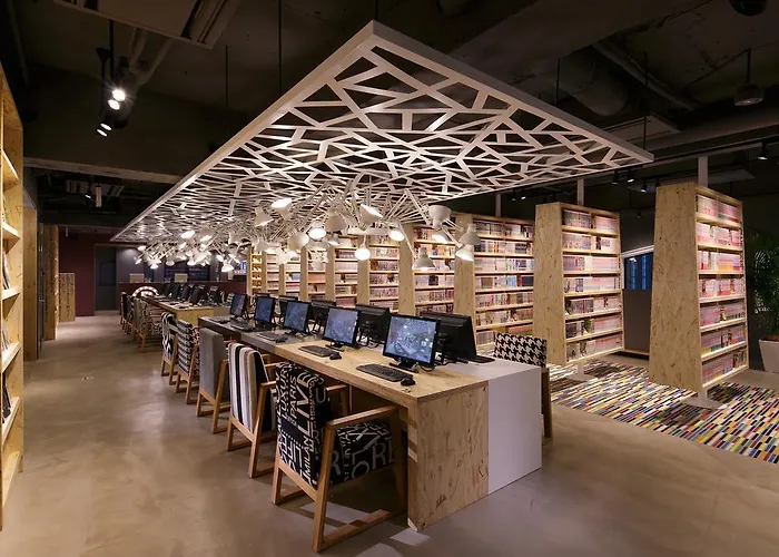 Booth Netcafe & Capsule