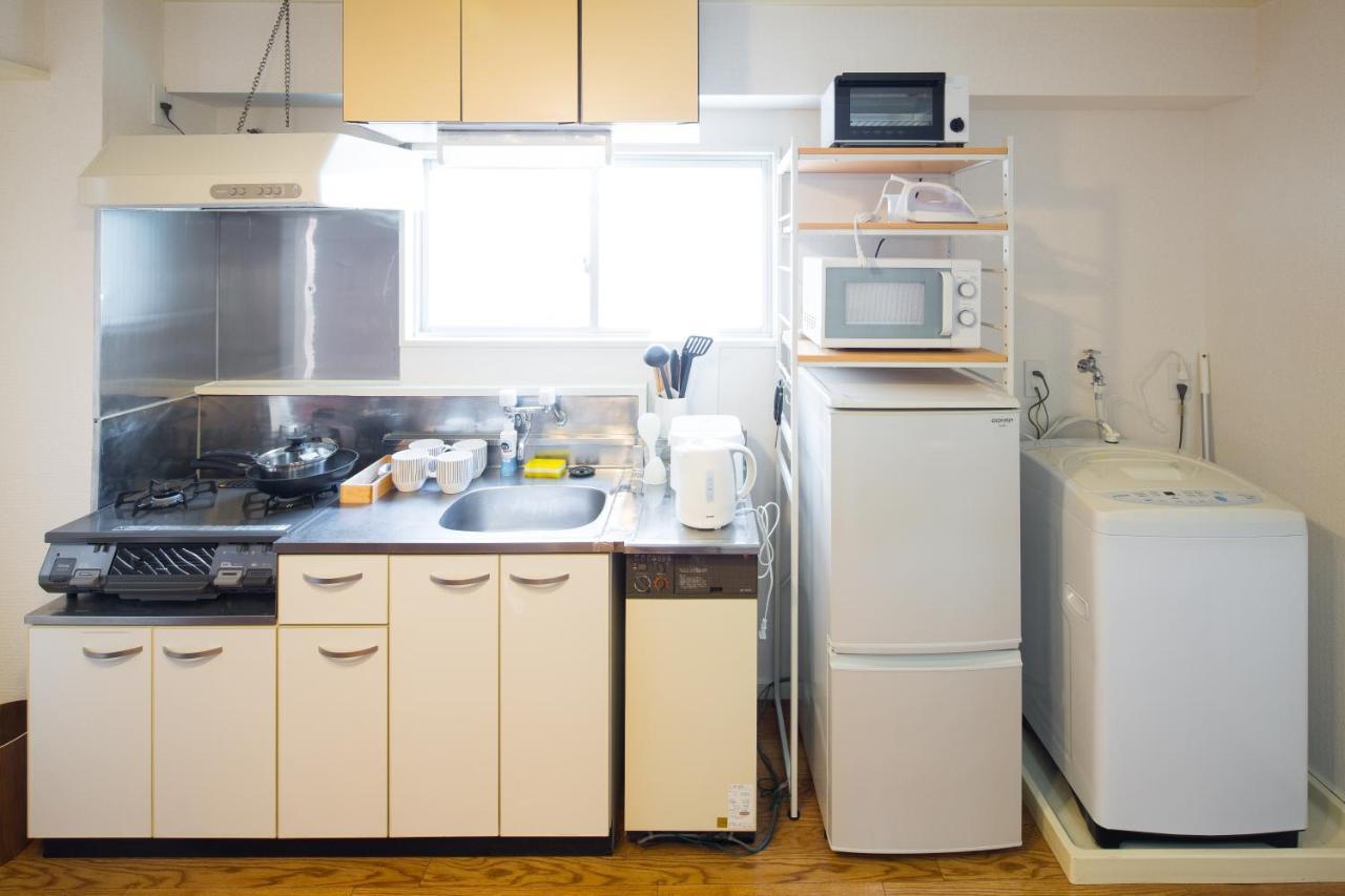 Apartment Tsukimura Building *
