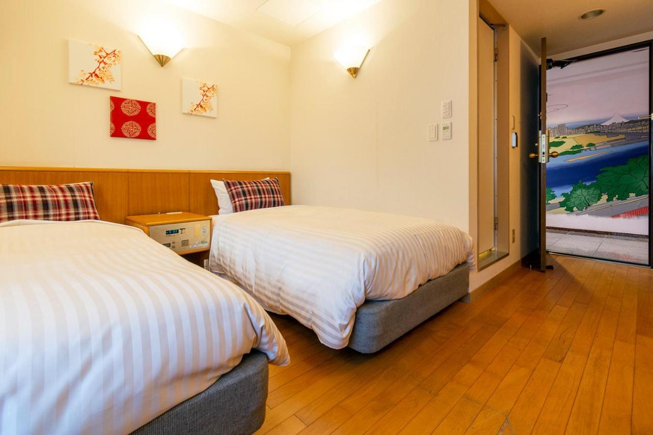 Toms Hotel 3*