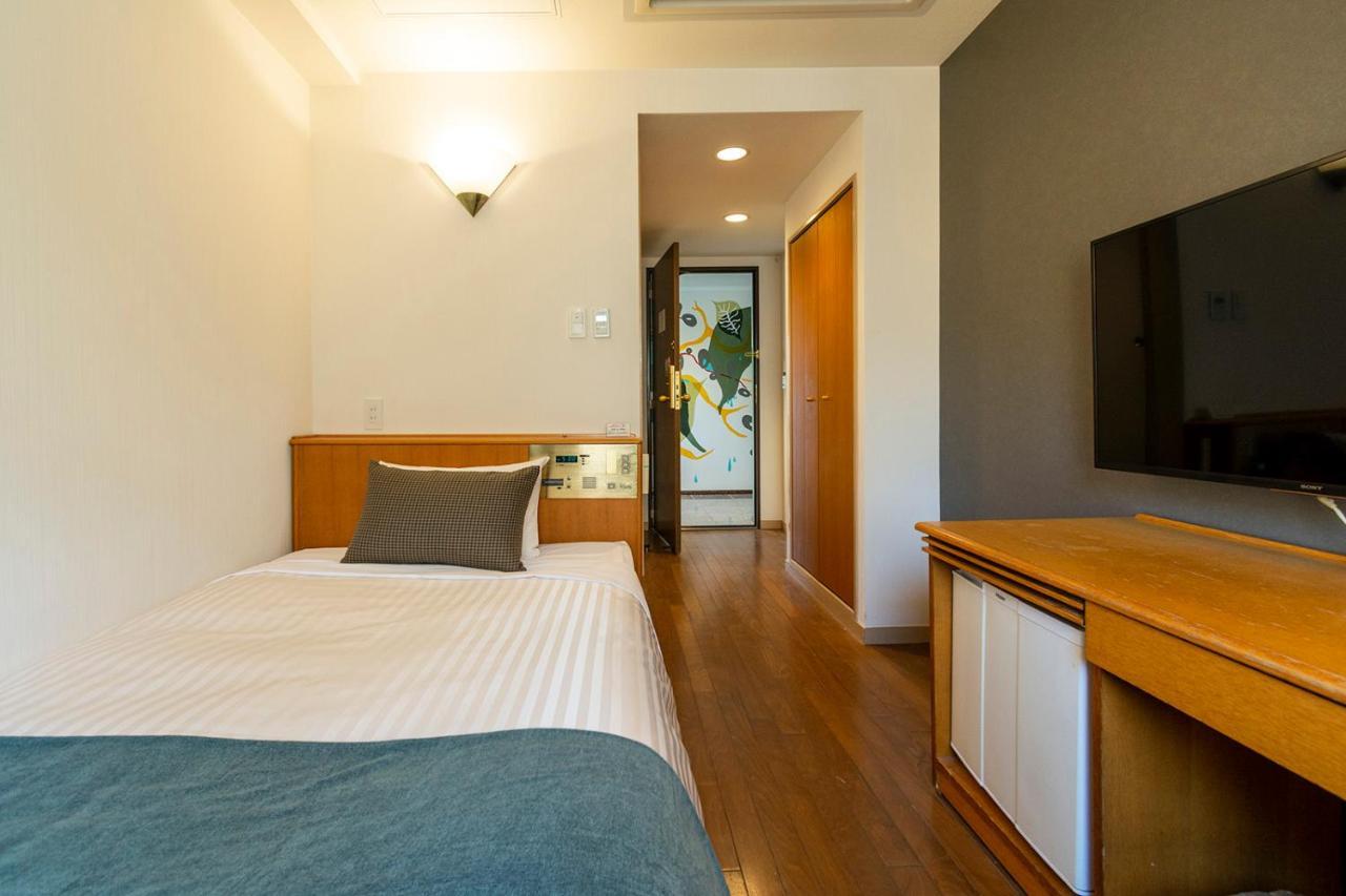 Toms Hotel Tokyo