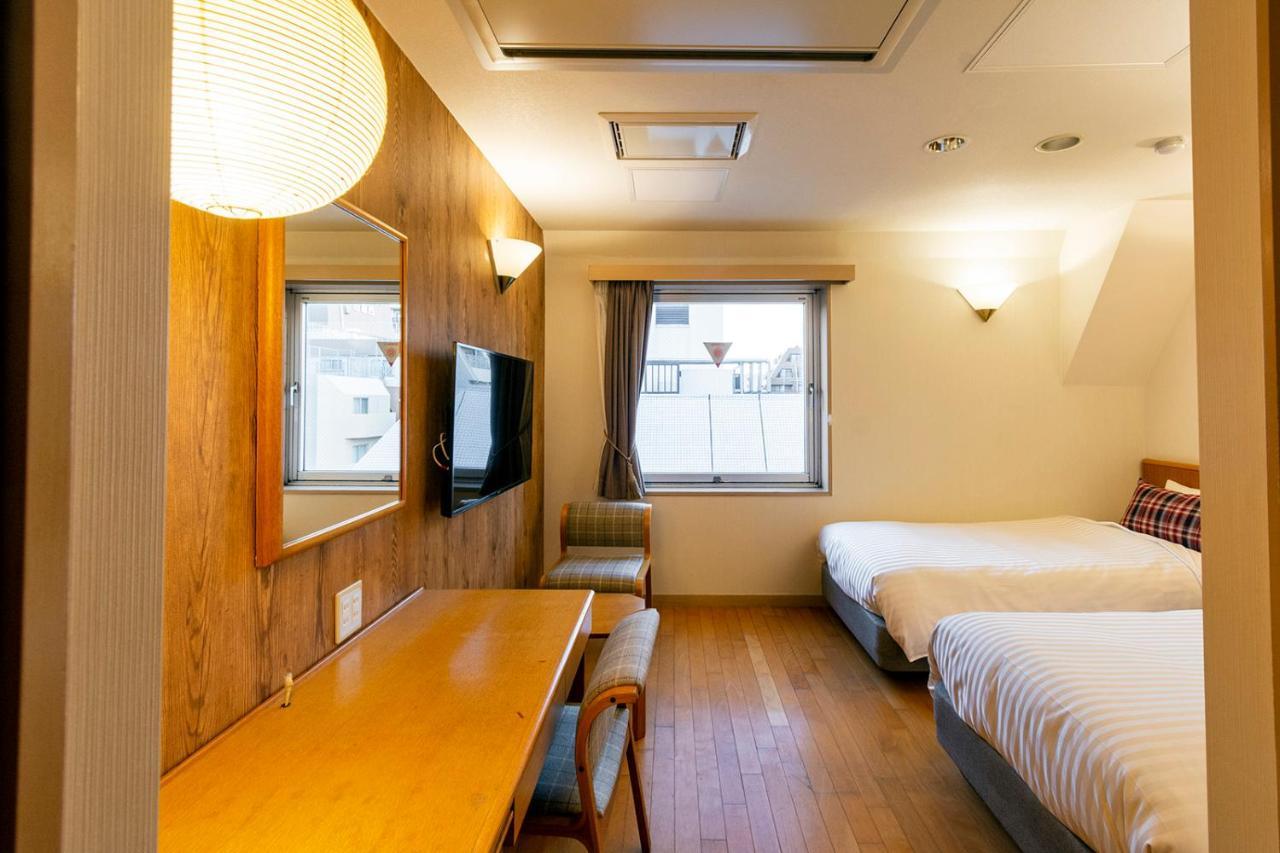 Toms Hotel Tokyo