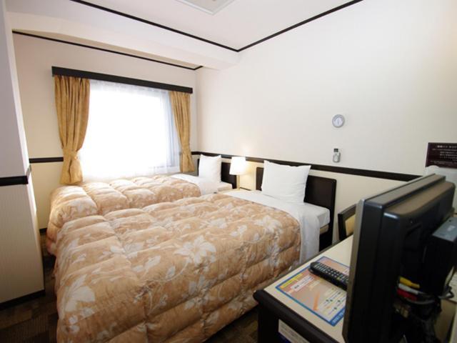 Toyoko Akiba Asakusabashi-eki Higashi-guchi 3*
