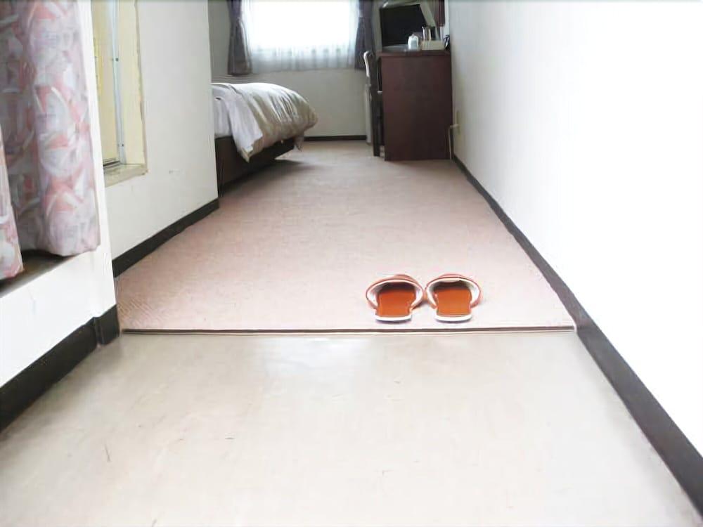 Sky Heart Koiwa Hotel 2*