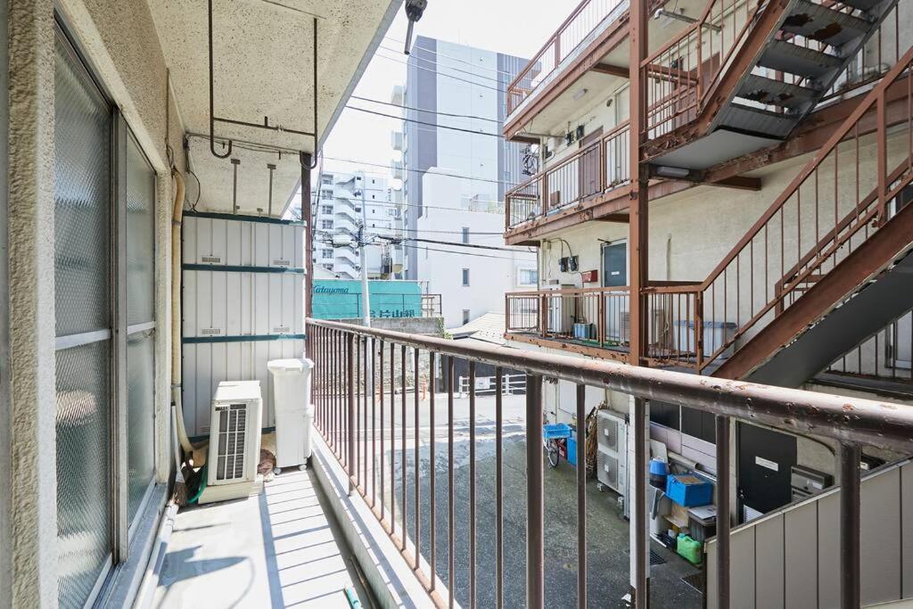 Apartment G&r House 102
