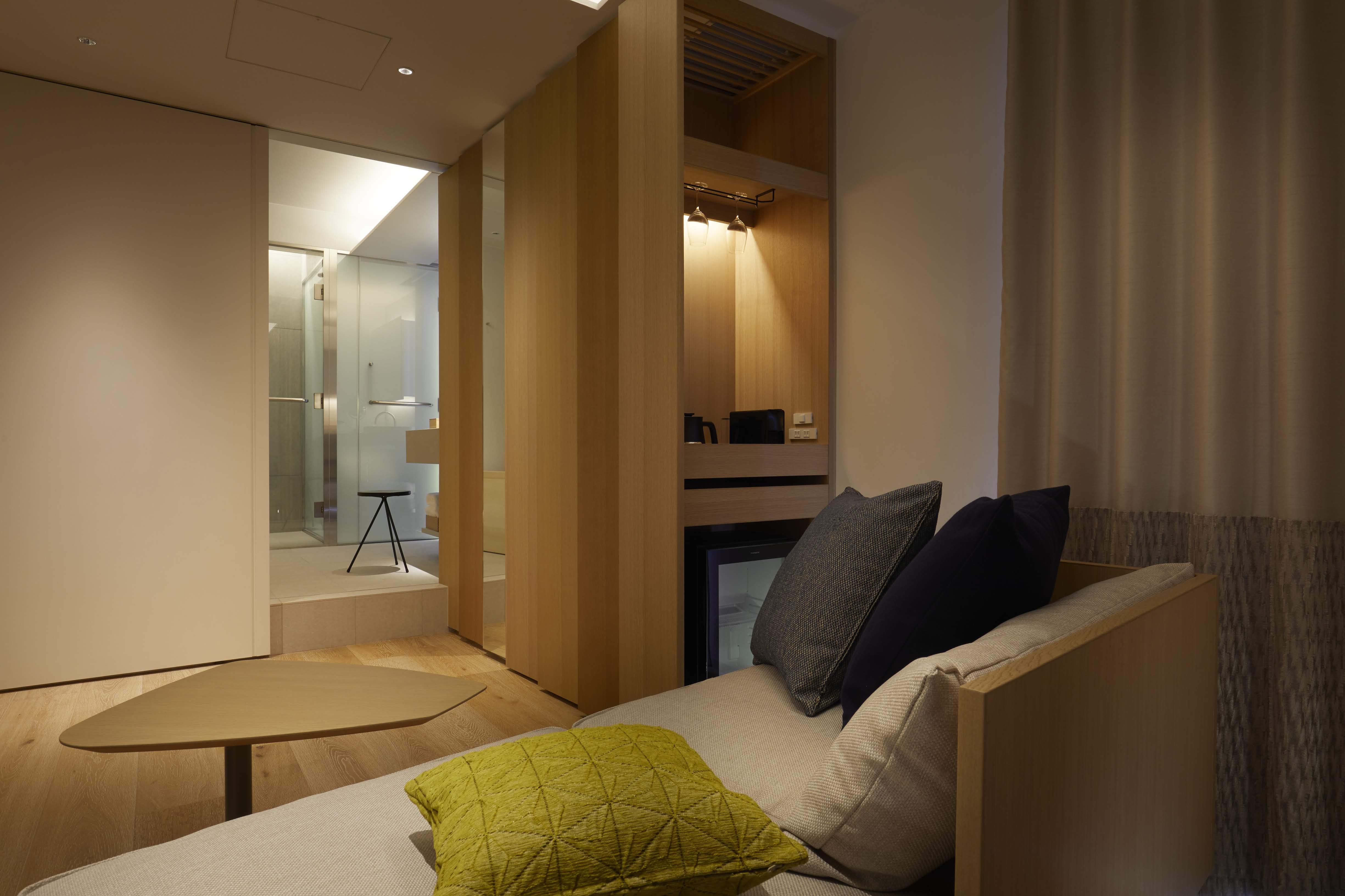 Tsuki Hotel