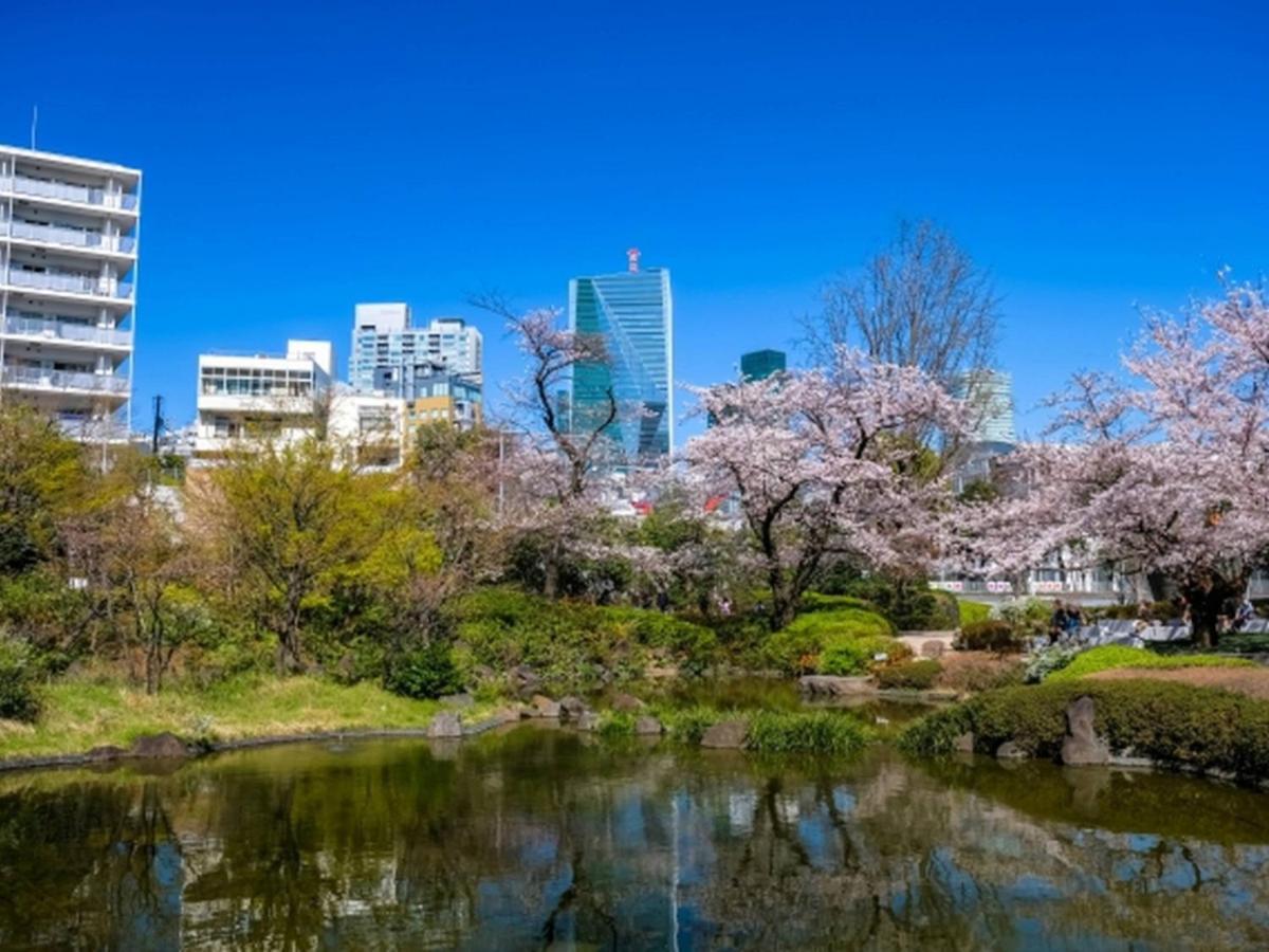 Henn Na Akasaka