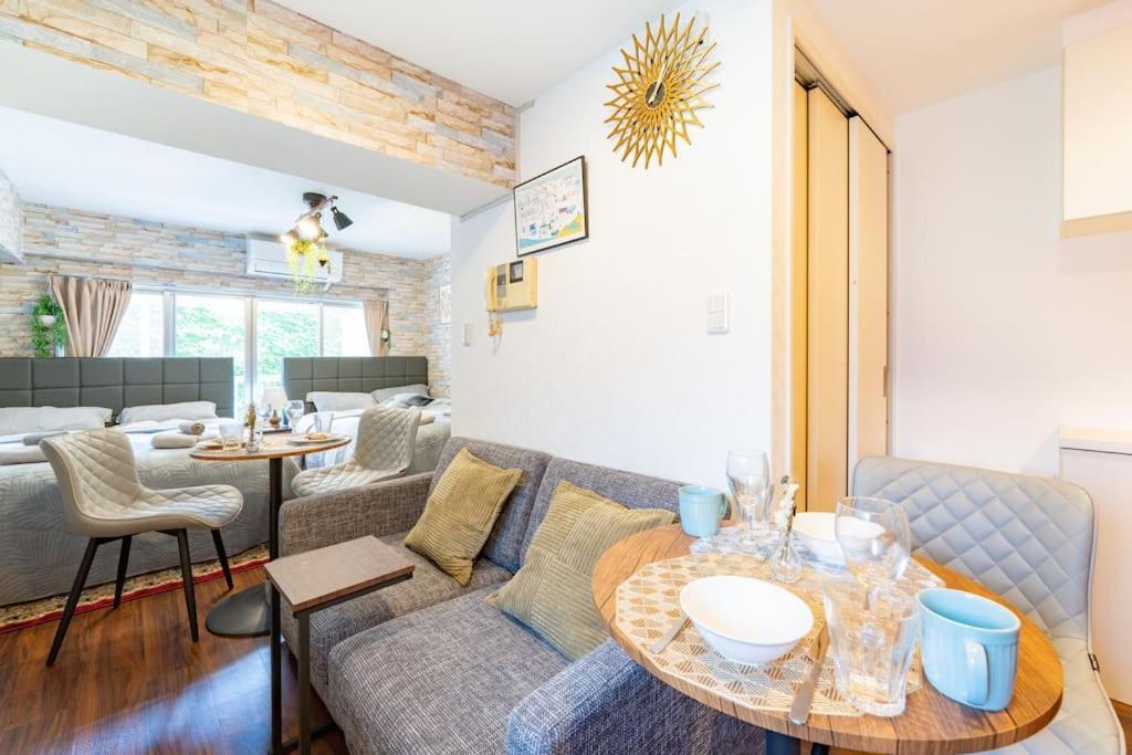 Apartment 新宿駅徒歩８分！緑あるデザイナーズホテル/最大６名/fire Tv/光ネット/伊勢丹・歌舞伎町すぐ！ Tokyo