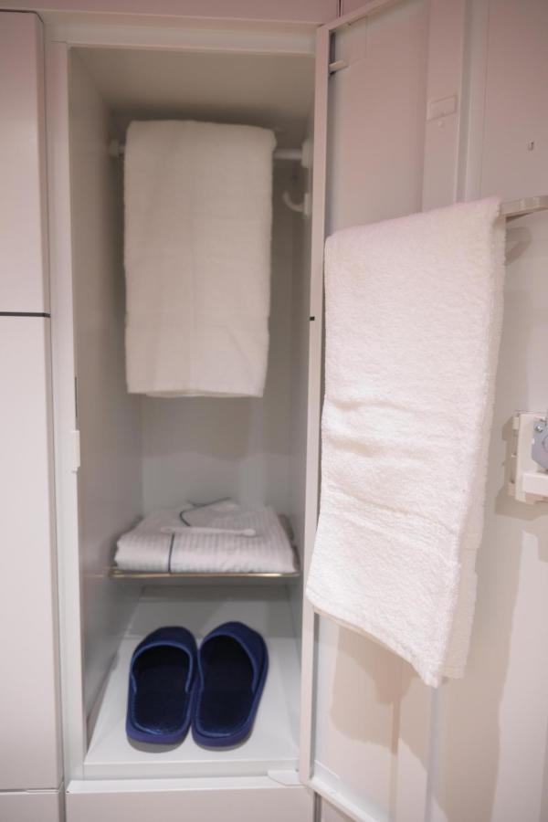 Ele Shinjuku Kabukicho Capsule hotel Tokyo