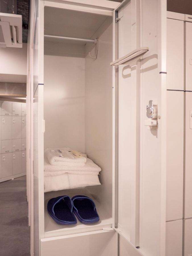 Capsule hotel Ele Shinjuku Kabukicho *