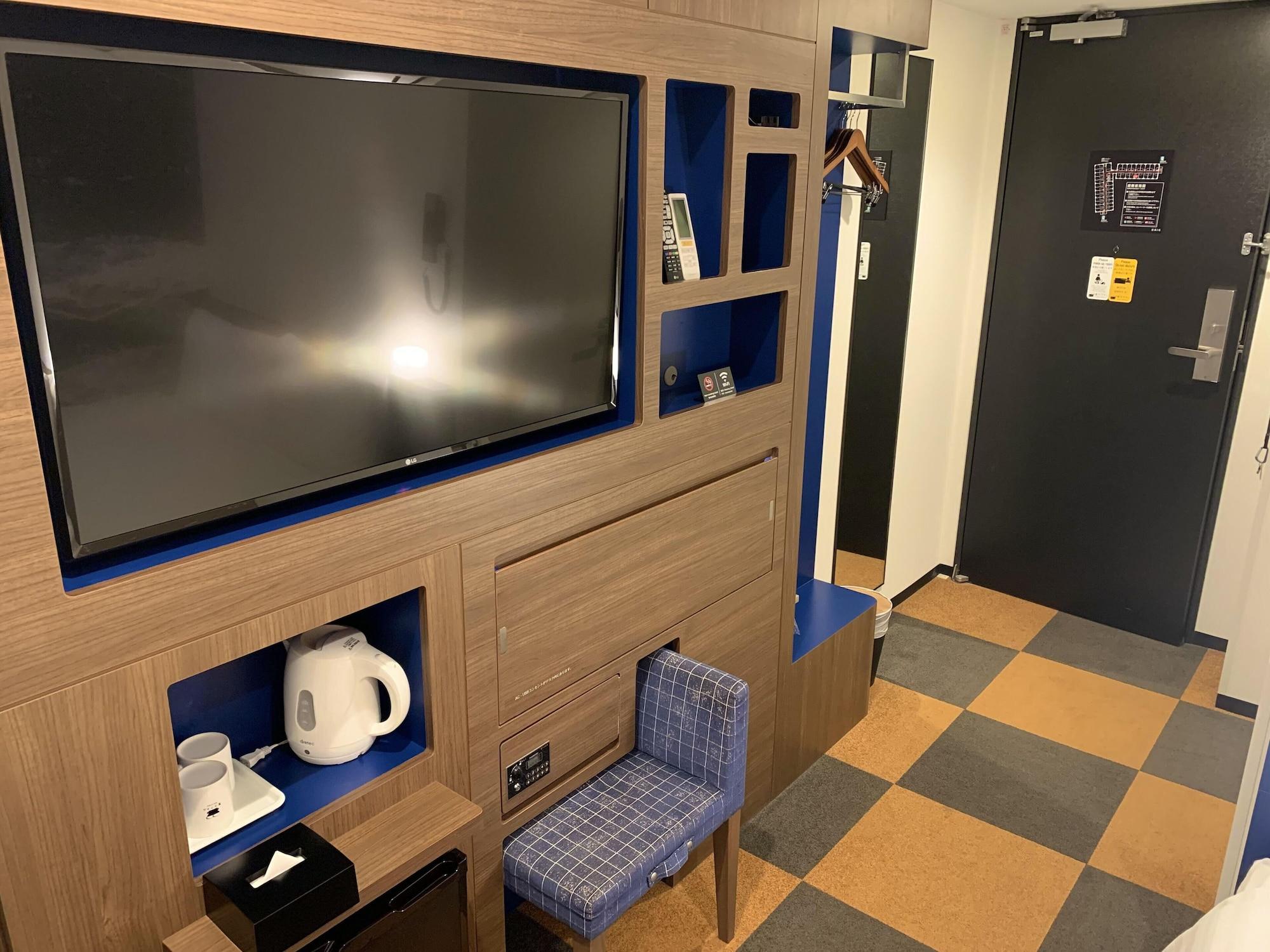 Henn Na Haneda 3*