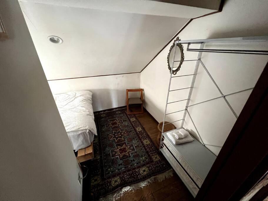 Diplomat House Very Close To Jr Station Chalet *