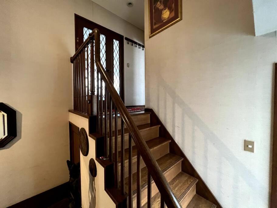 Diplomat House Very Close To Jr Station Chalet