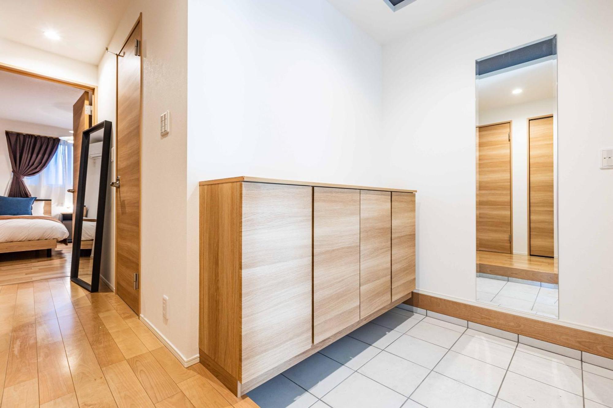 Modern House East *
