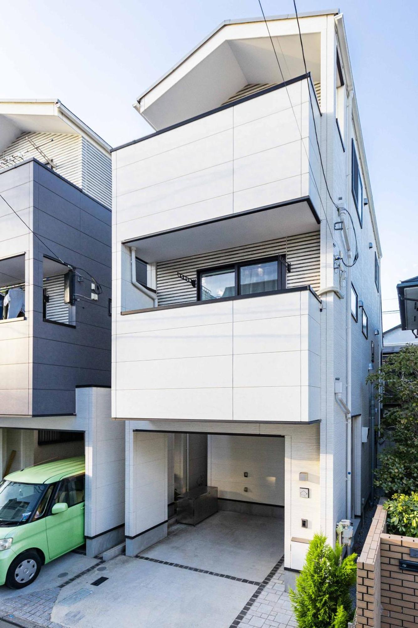Modern House East *