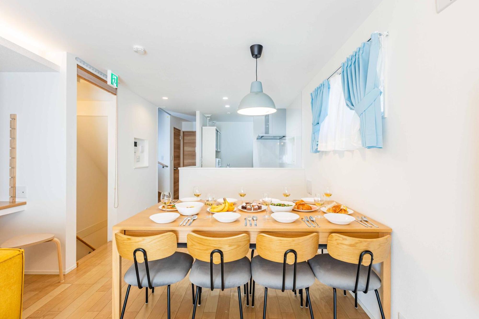 Modern House East *