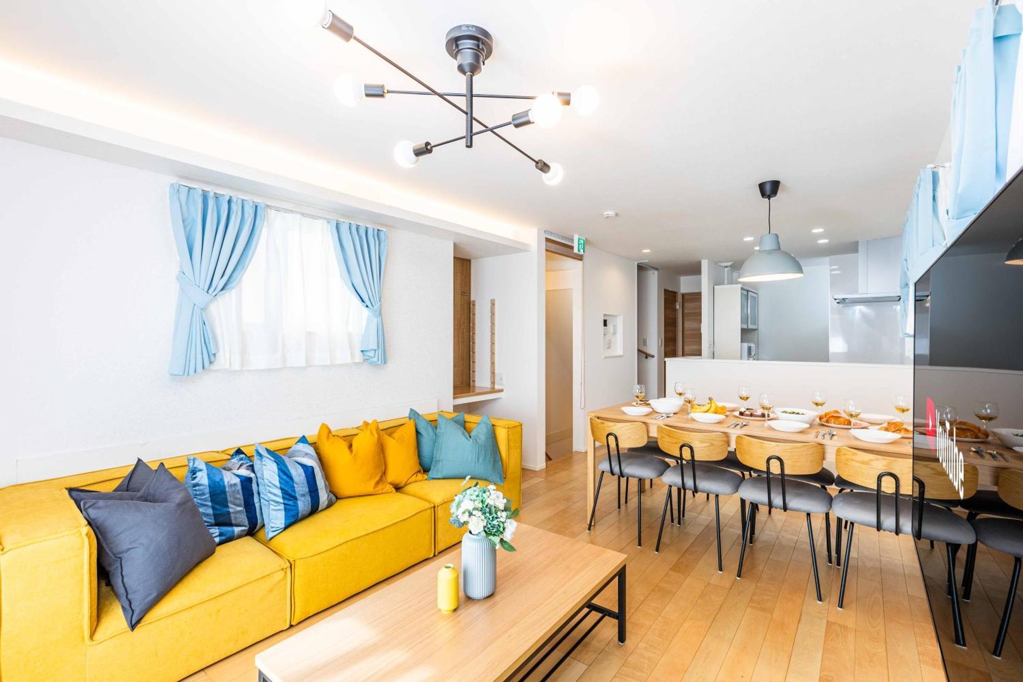 Modern House East Apartment *