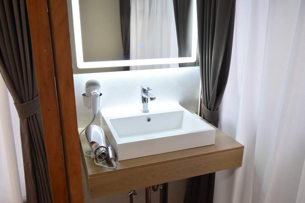 Apartment アンドステイ文花1丁目 *