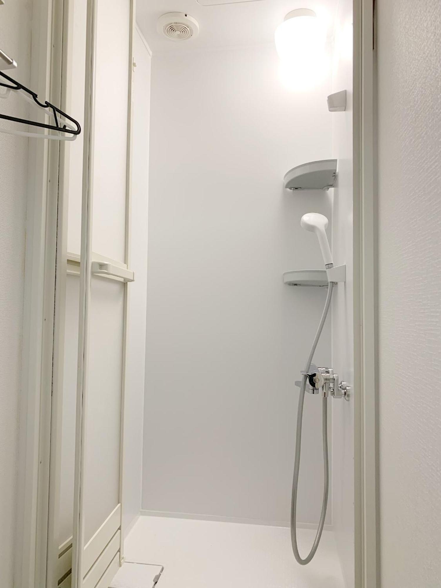 Apartment Shinjuku#ookubo#kabukicho#new Built 4beds Room,3 Toilets, 2 Shower Rooms#新宿中心#大久保#歌舞伎#地铁站步行2分#新建一栋3层楼 4个卧室3个卫生间2个浴室1个客厅#高速无限制网络#智能马桶#干湿分离103
