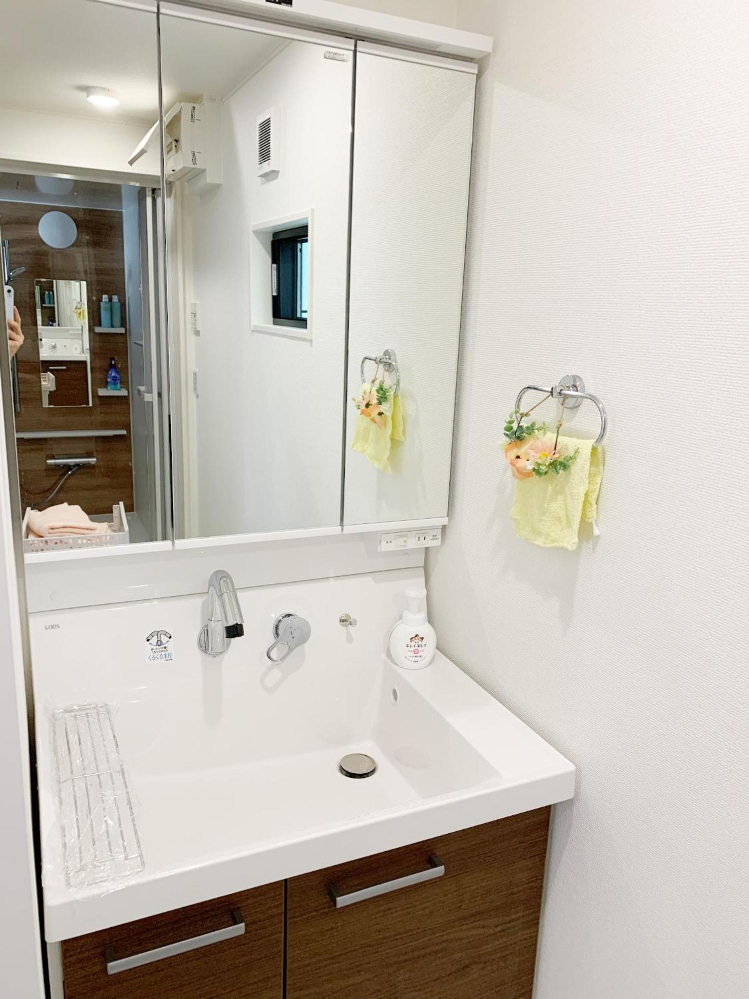Apartment Shinjuku#ookubo#kabukicho#new Built 4beds Room,3 Toilets, 2 Shower Rooms#新宿中心#大久保#歌舞伎#地铁站步行2分#新建一栋3层楼 4个卧室3个卫生间2个浴室1个客厅#高速无限制网络#智能马桶#干湿分离103 Tokyo