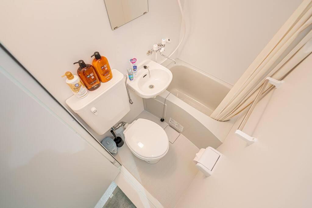 新宿中心地歌舞伎町紧邻伊势丹电器城免费wi-fi。 Apartment *