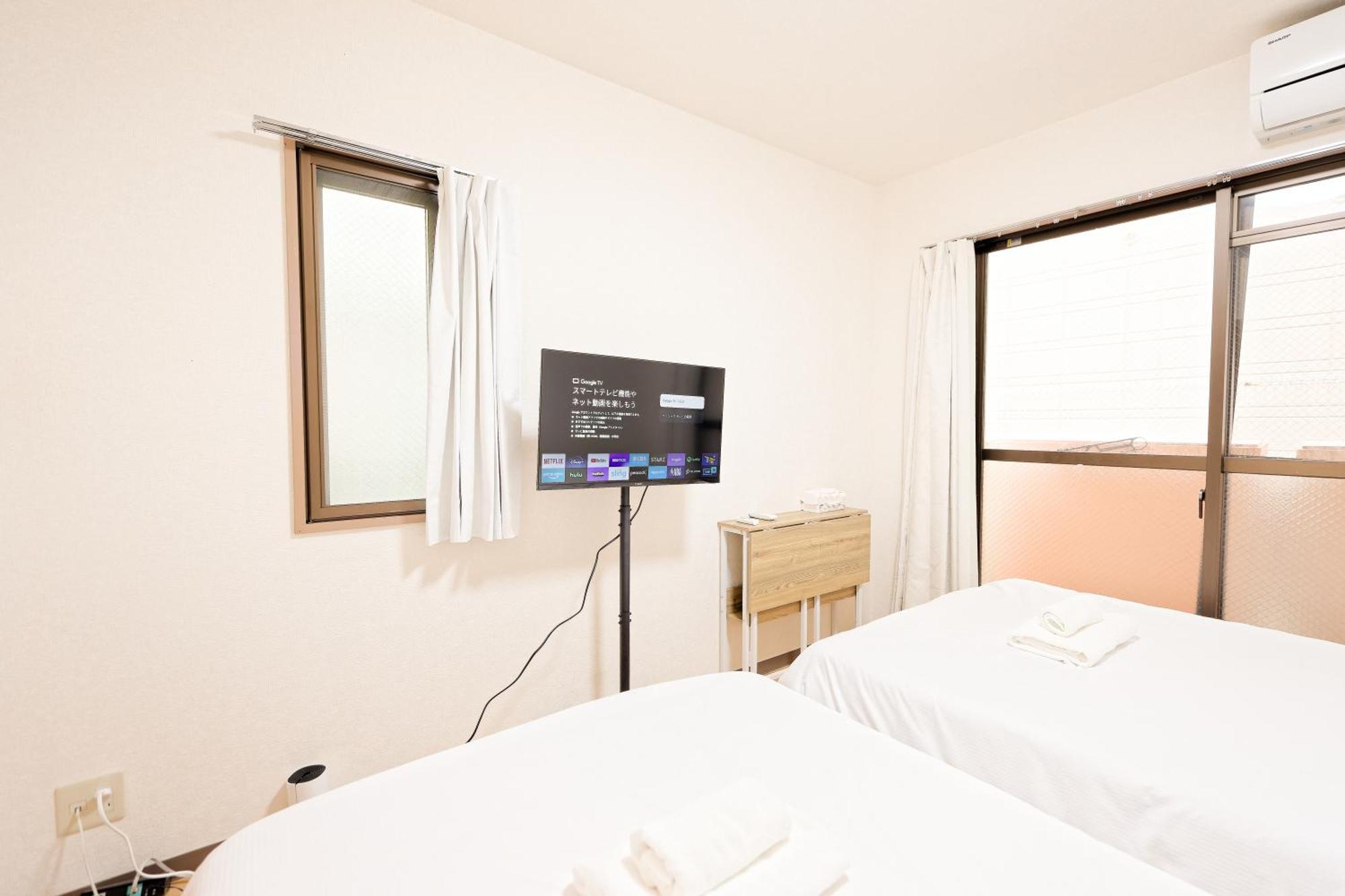 Shinjuku Waseda Earthtone Apartment