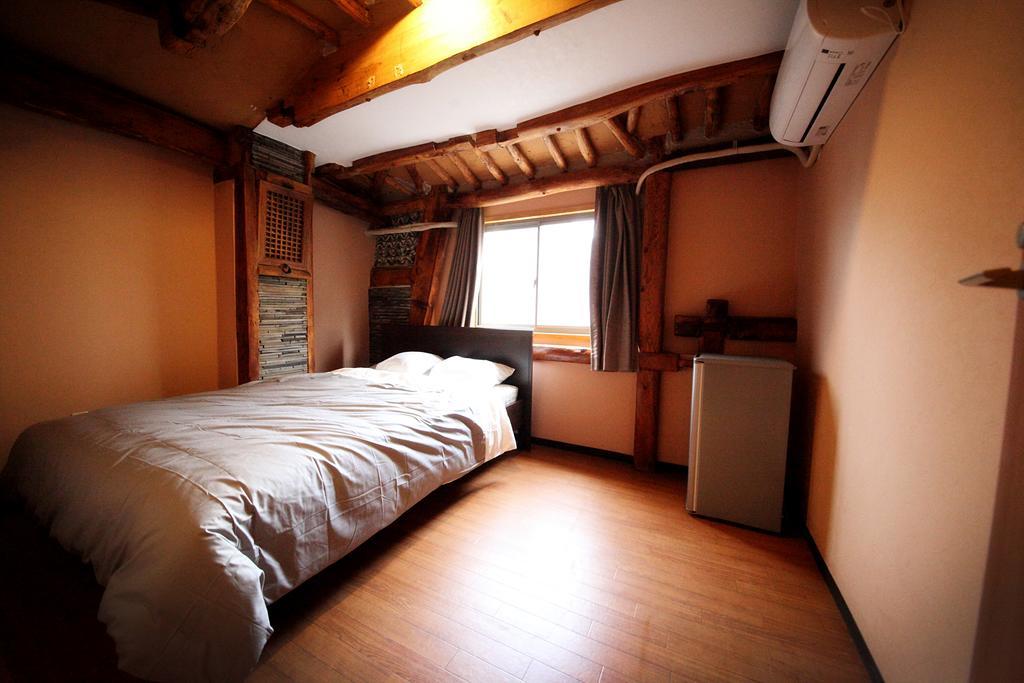 Hostel House *