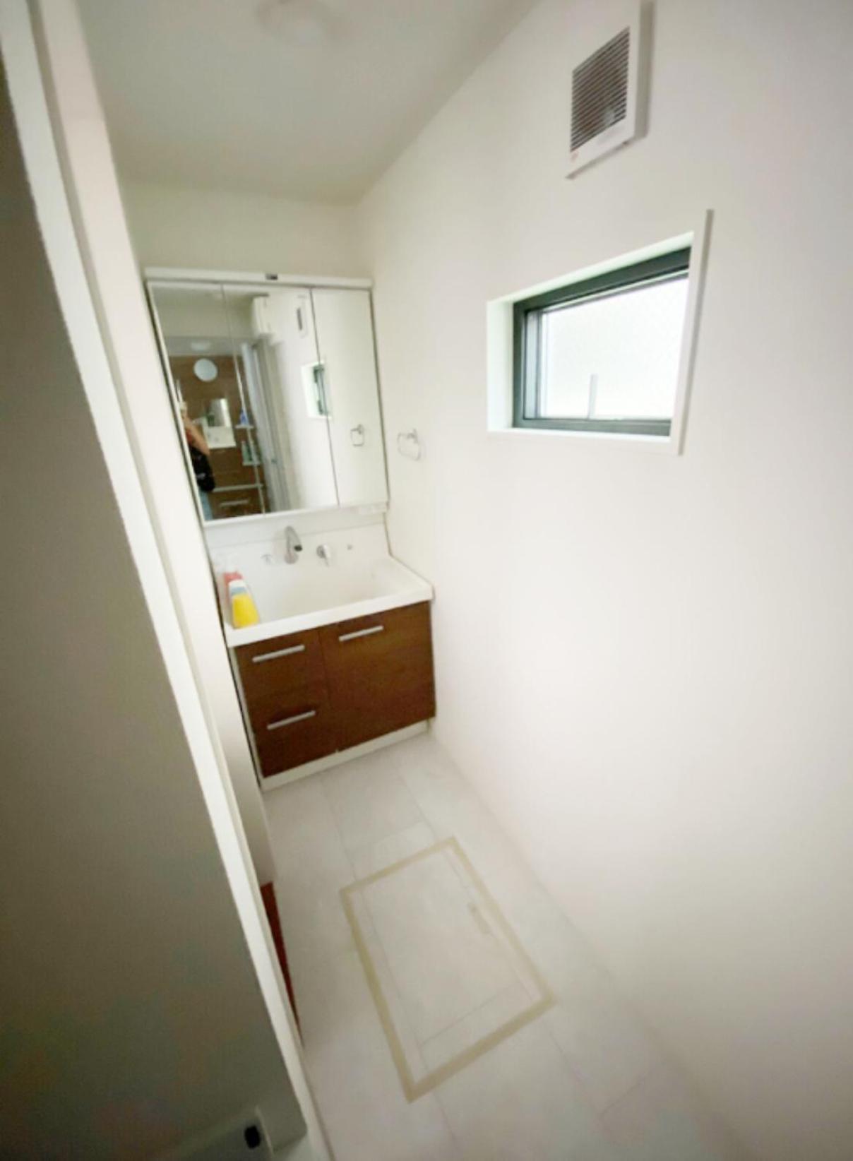Shinjuku#ookubo#kabukicho#new Built 4beds Room,3 Toilets, 2 Shower Rooms#新宿中心#大久保#歌舞伎#地铁站步行2分#新建一栋3层楼 4个卧室3个卫生间2个浴室1个客厅#高速无限制网络#智能马桶#干湿分离103 Apartment *